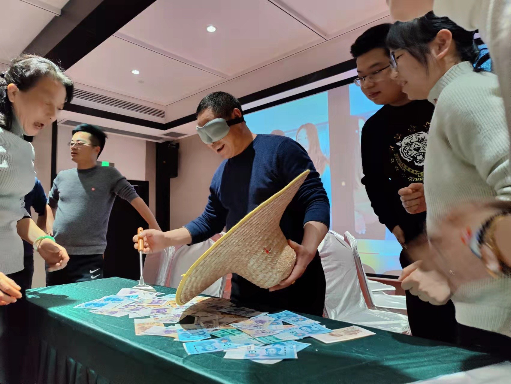2021年度總結表彰暨2022年迎新年會(huì )